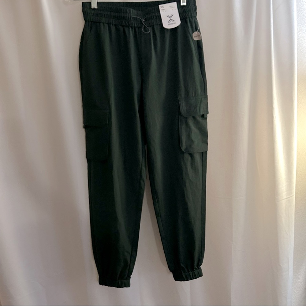 Xersion cargo jogger quick dry mid rise size XS new